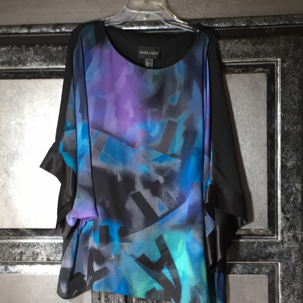Frank Lyman Tunic Top